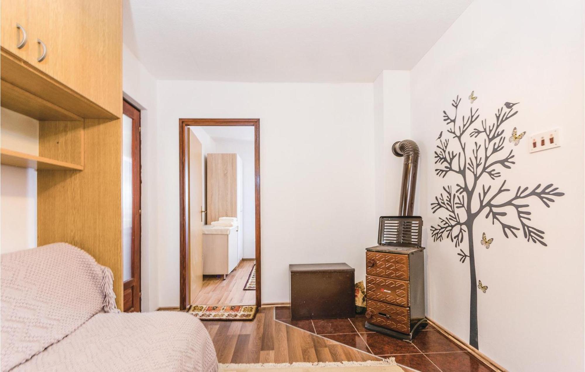 Amazing Apartment In Pavicini With Kitchen 외부 사진