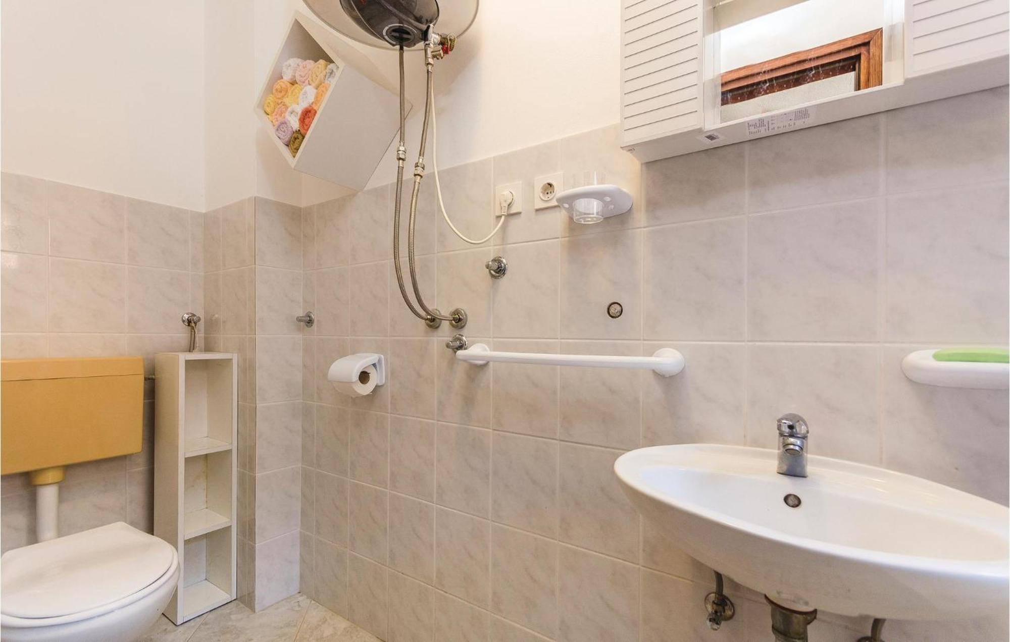 Amazing Apartment In Pavicini With Kitchen 외부 사진